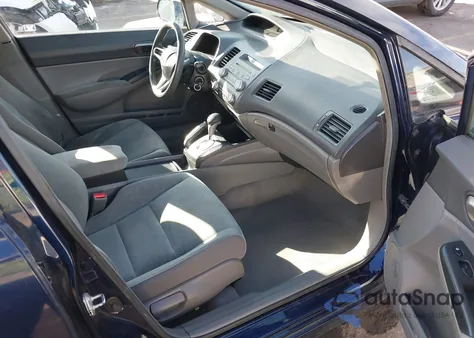 2010 Honda Civic Lx z USA, uszkodzony, nr VIN 19XFA1F5XAE058111